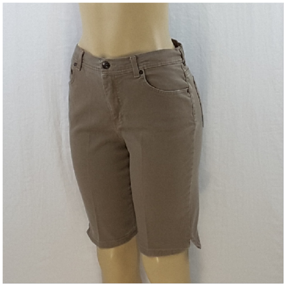 GLORIA VANDERBILT, AMANDA, Bermuda Shorts, size 10 - Picture 3 of 8